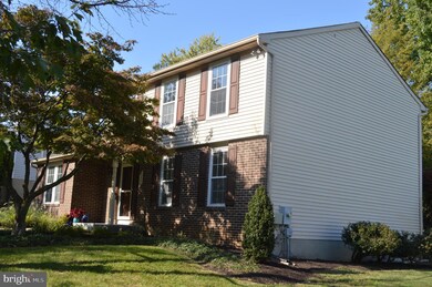 5595 Hunting Horn Dr, Ellicott City, MD 21043 - photo 2