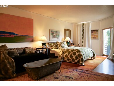Bedroom, Primary