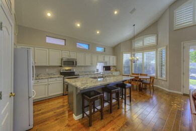006_Kitchen and Casual Dining