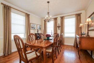 012-Dining_Room-2630540-large