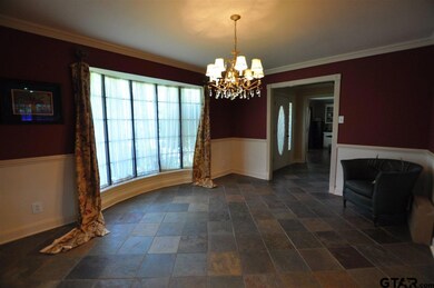 909 Colonial Cir, Tyler, TX 75701 - photo 2