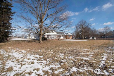 101 Meadowmere Dr, Butler, IN 46721 - photo 4