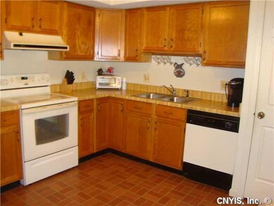 Kitchen. Great kitchen, ample cabinets and spotles