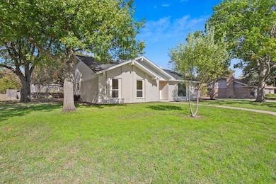 104 Kingsbury Way, Hewitt, TX 76643 - photo 2