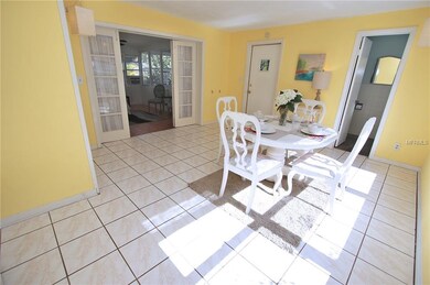 Light and bright dining room! Can be a combination