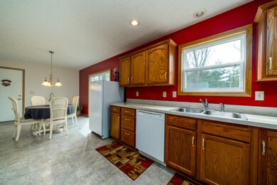 1215 Colgrove unit 8, Marshall, MI 49068 - photo 7