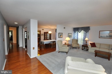 29 Dunstable Rd, Southampton, NJ 08088 - photo 3