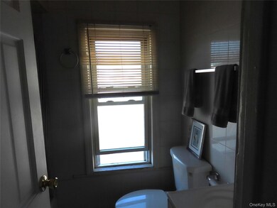 33 Deer Park Ave unit 27 C, Babylon, NY 11702 - photo 7