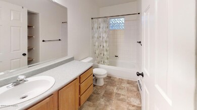 3221-Tayshee-Cir-Bathroom