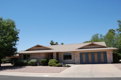 9815 W Evergreen Dr, Sun City, AZ 85373 - photo 2