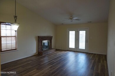 101 Creekview Dr, Jacksonville, NC 28540 - photo 5