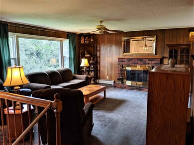 213 Lawrence Rd, Richmond, VT 05477 - photo 5