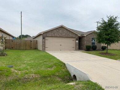 2423 Fallen Pine Ln, Houston, TX 77088 - photo 2