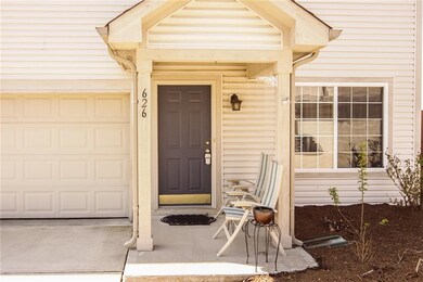 626 Stobus Dr, Greenwood, IN 46143 - photo 2