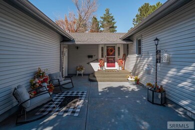 Exterior Entry
