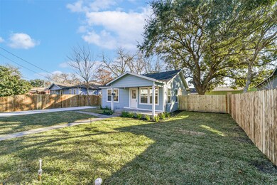 3204 Caplin St, Houston, TX 77026 - photo 2