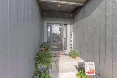 724 S Washington St, Raymore, MO 64083 - photo 4