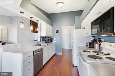 2406 Forest Edge Ct unit 301A, Odenton, MD 21113 - photo 6