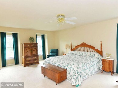 13467 Stream Valley Dr, Chantilly, VA 20151 - photo 5