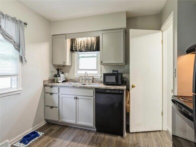 3310 SE 5th St, Des Moines, IA 50315 - photo 7