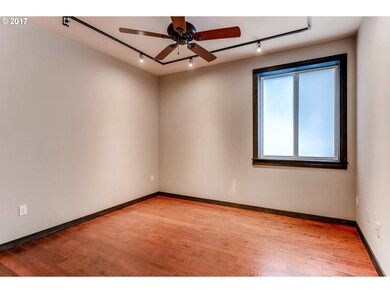 2024 SW Howards Way unit 205, Portland, OR 97201 - photo 7