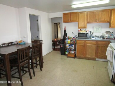 18 Benjamin St, Albany, NY 12202 - photo 3