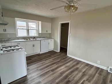 108 S Third St, Pierceton, IN 46562 - photo 5