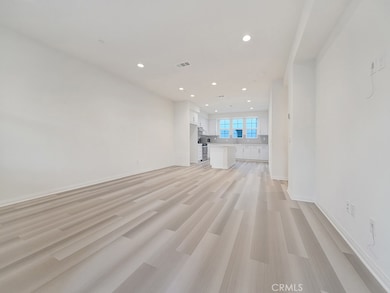 6989 Cottonwood Ln, Buena Park, CA 90621 - photo 4