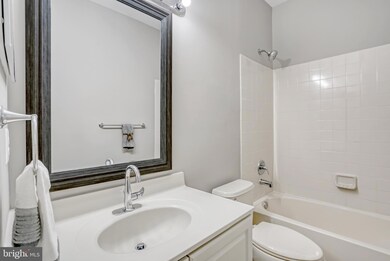 42792 Smallwood Terrace, Chantilly, VA 20152 - photo 7