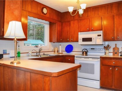 68 Lawrence Rd, Richmond, VT 05477 - photo 3