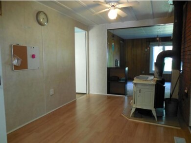 130 S Mendon Rd, Rutland, VT 05701 - photo 4