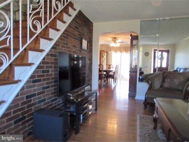 806 Crescent Dr, Glenolden, PA 19036 - photo 4