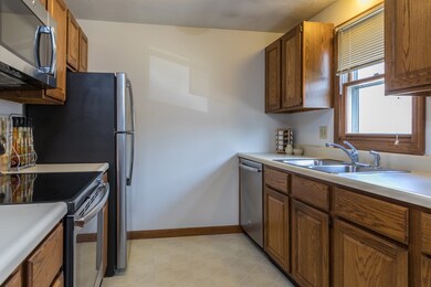 127 Pennacook Dr, Leominster, MA 01453 - photo 3
