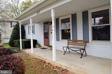 317 E Hemlock St, Palmyra, PA 17078 - photo 3