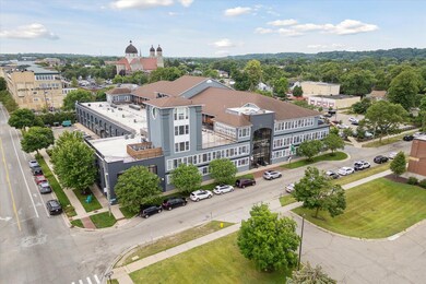 31-600-7th-St-NW-#215-Grand-Rapids-MI-49