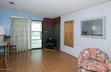 1392 Barefoot Cr - Living - View 1