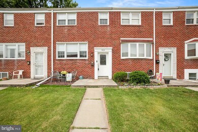 953 Circle Dr, Halethorpe, MD 21227 - photo 4