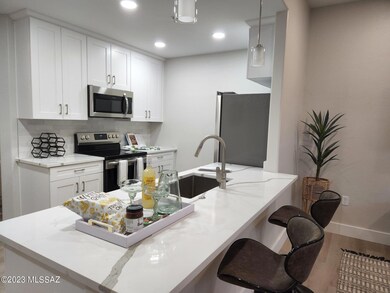 1 BR + Den - Kitchen
