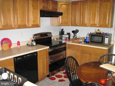 17 Compass Rd, Middle River, MD 21220 - photo 4