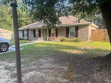 820 Mitchell St, Picayune, MS 39466 - photo 2