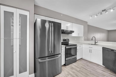 2112 S Cypress Bend Dr unit 802, Pompano Beach, FL 33069 - photo 4