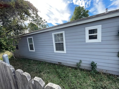 5704 Pickfair Cir, Dallas, TX 75235 - photo 3