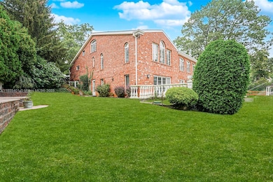 66 Cromwell Cir, Staten Island, NY 10304 - photo 5