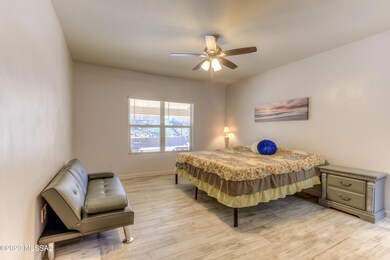 7 Main Bedroom photo a