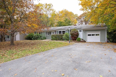 19 Timberline Dr, Poughkeepsie, NY 12603 - photo 4