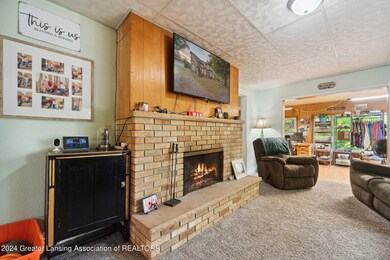 515-N-Maple-St-Ithaca-MI-48847-WindowSti