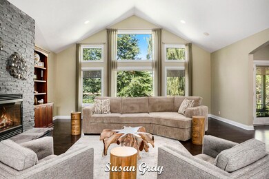 Wall of Windows / Amazing Natural Light