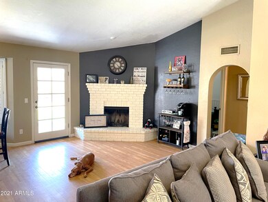 05-Fireplace_IMG_1350