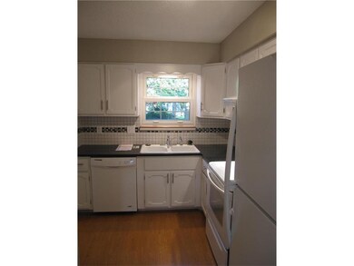 Kitchen (2 of 3)