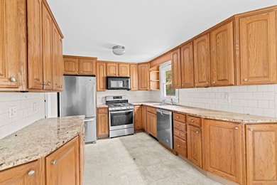 414 Branch St, Mansfield, MA 02048 - photo 5